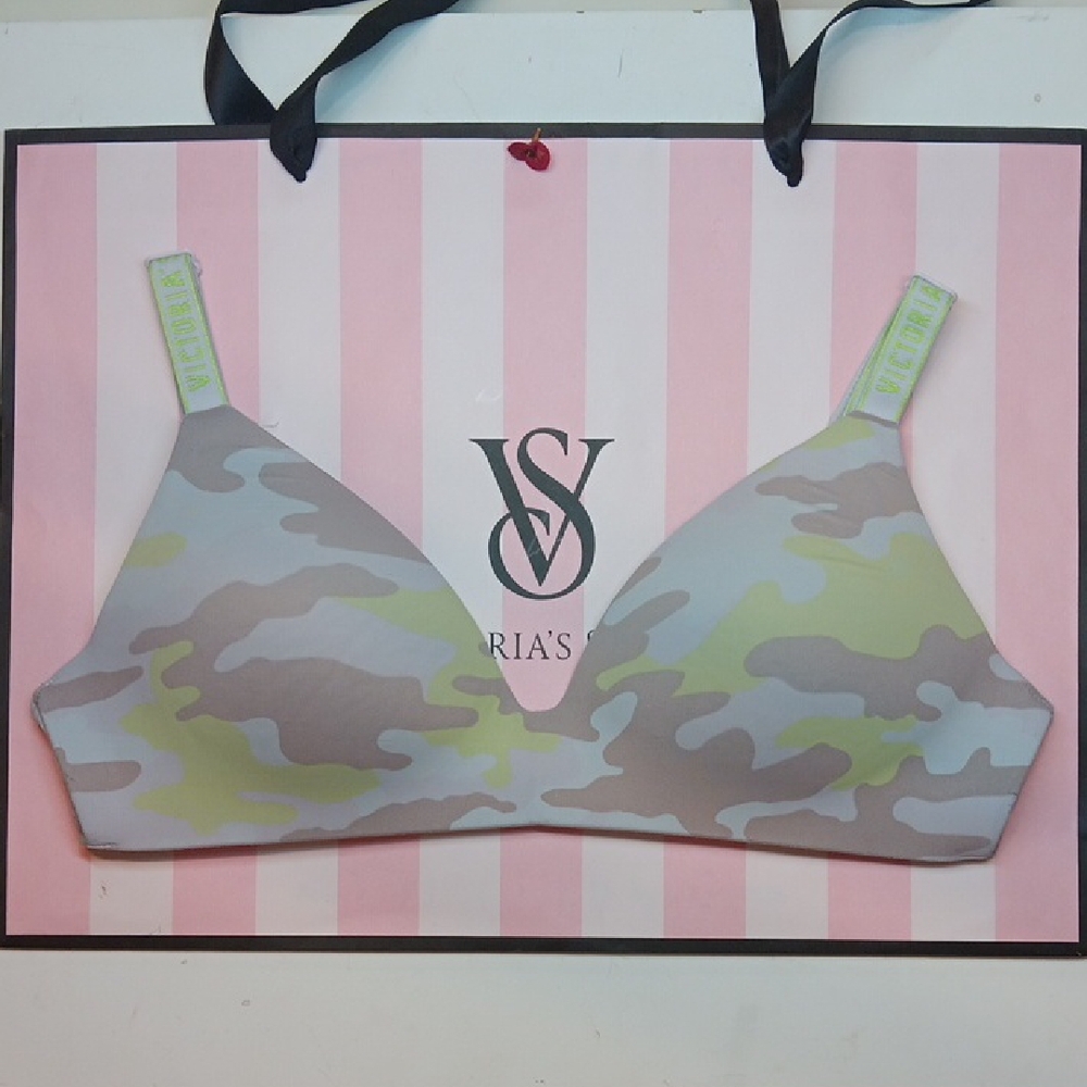 Victoria K Camo Print Bra - Gray and Green T-shirt Lihgtly Lined Size32C